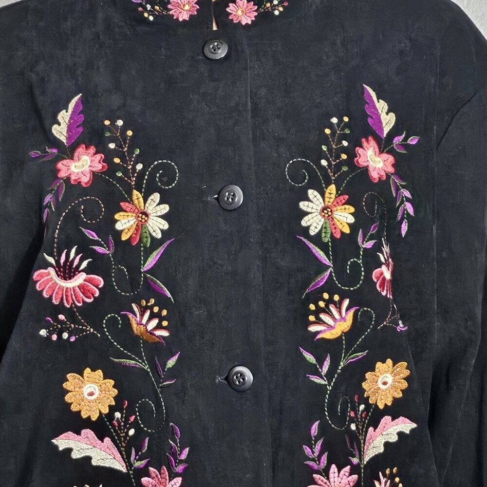 2/$50 Susan Graver Black Embroidered Floral Top 2X Padded Shoulders - Picture 3 of 6